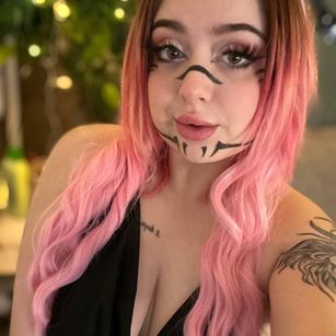 Model - KellyMoors blowjob