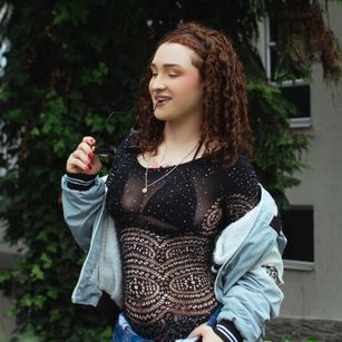 Model - RubyDevineh dildo