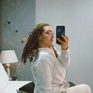 Model - RubyDevineh feet