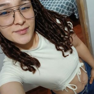 Model - RubyDevineh feet