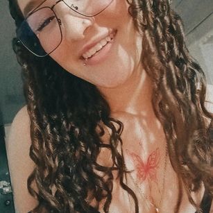 Model - RubyDevineh dildo