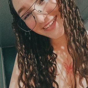 Model - RubyDevineh feet