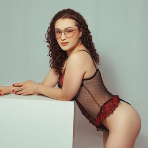 Model - RubyDevineh fetish