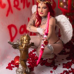 Model - AmaranthaVelmet domination