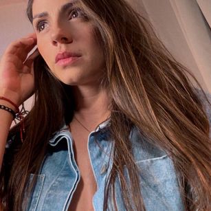 Model - SeleneNova colombiana