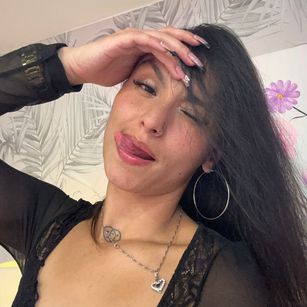 Model - Sol Laurenth spanking