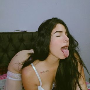 Model - Nathasha Angie deepthroat