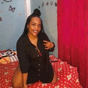 Model - karenen mi sal negracaliente