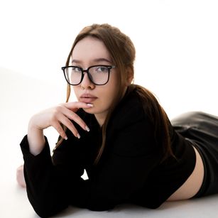 Model - DaniellaSunny allnatural