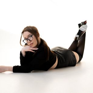 Model - DaniellaSunny cute