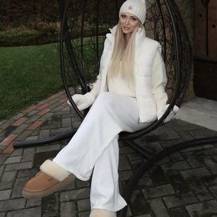 Model - Angela Rossa milf