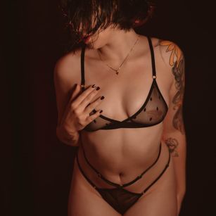 Model - Isabella Arias bigboobs