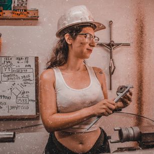 Model - Andromeda Jade bigboobs