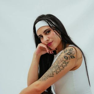 Model - Luna Deside mistress