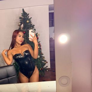 Model - LucyLeah BDSM