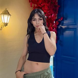 Model - KatherinJohns LATINA