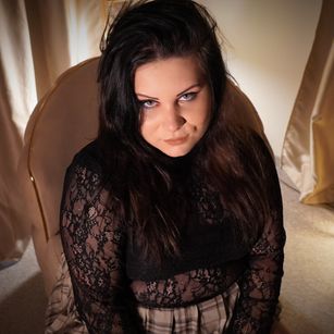 Model - AngelaKink femdom