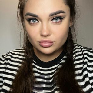 Model - Miss Aria miss