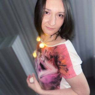 Model - Selestia hairy