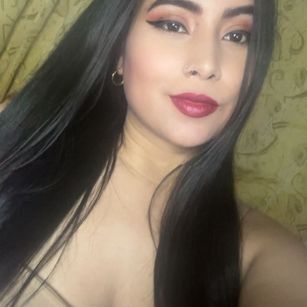 Model - Soypami01 curvy