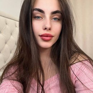 Model - TessaTaylor striptease