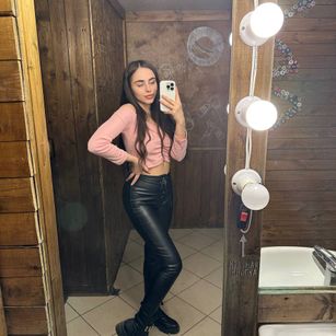 Model - TessaTaylor closeup