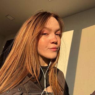 Model - SunFlowerHoney saliva