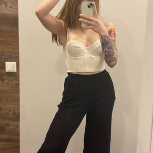 Model - SunFlowerHoney submissive