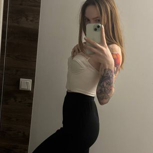 Model - SunFlowerHoney saliva