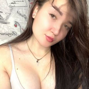 Model - Miss Valeri joi