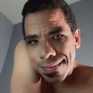 Model - TJ freaky Skigh uncut