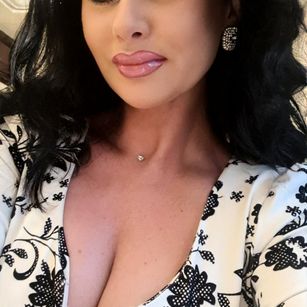 Model - LauraGreen36 anal