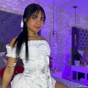 Model - PauVega blowjob