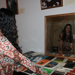 Model - Evolet Flower latina