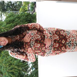 Model - Evolet Flower anal