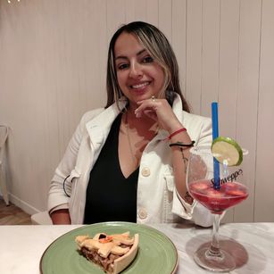 Model - HELLEN Bigtits