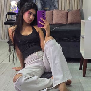 Model - LissaWild nude