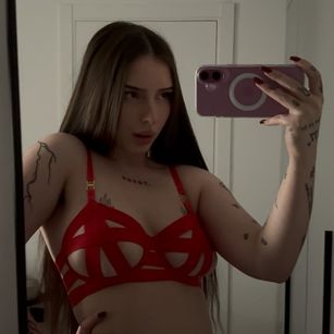 Model - Miss Angel dominatrix