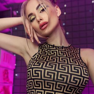 Model - SweetSinX teasing