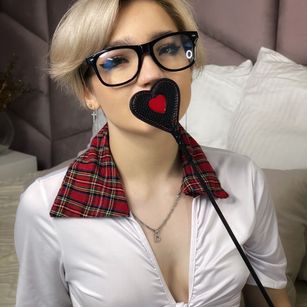 Model - Megan_Lora3 cute