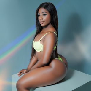 Model - IrisJones nipples