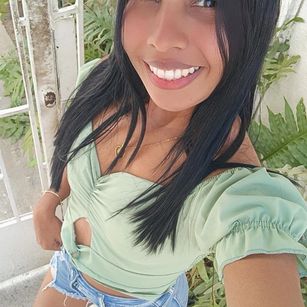 Model - Nahomi Jaspe feet