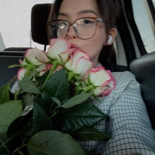 Model - JeanieCat browneyes