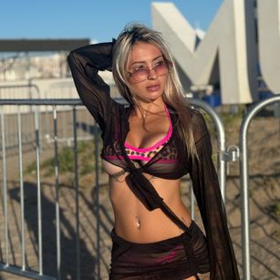 Model - Sofia Valentina Blonde