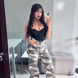 Model - SamanthaSimons deepthroat