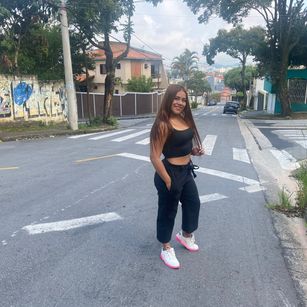 Model - Annie Evans latina