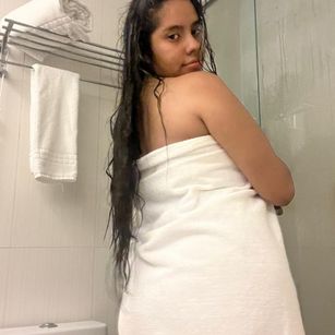 Model - Sienna Bell toys