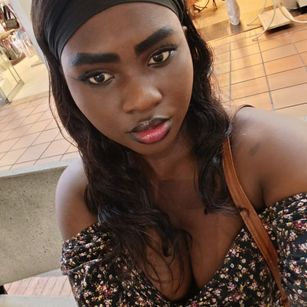 Model - AnnieVex BIGTITS