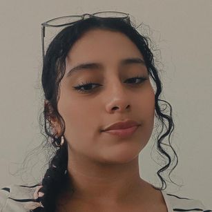 Model - NicoleWest humillacin