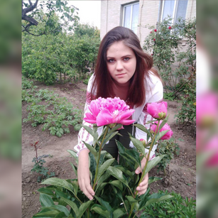 Model - TataRut Smiling